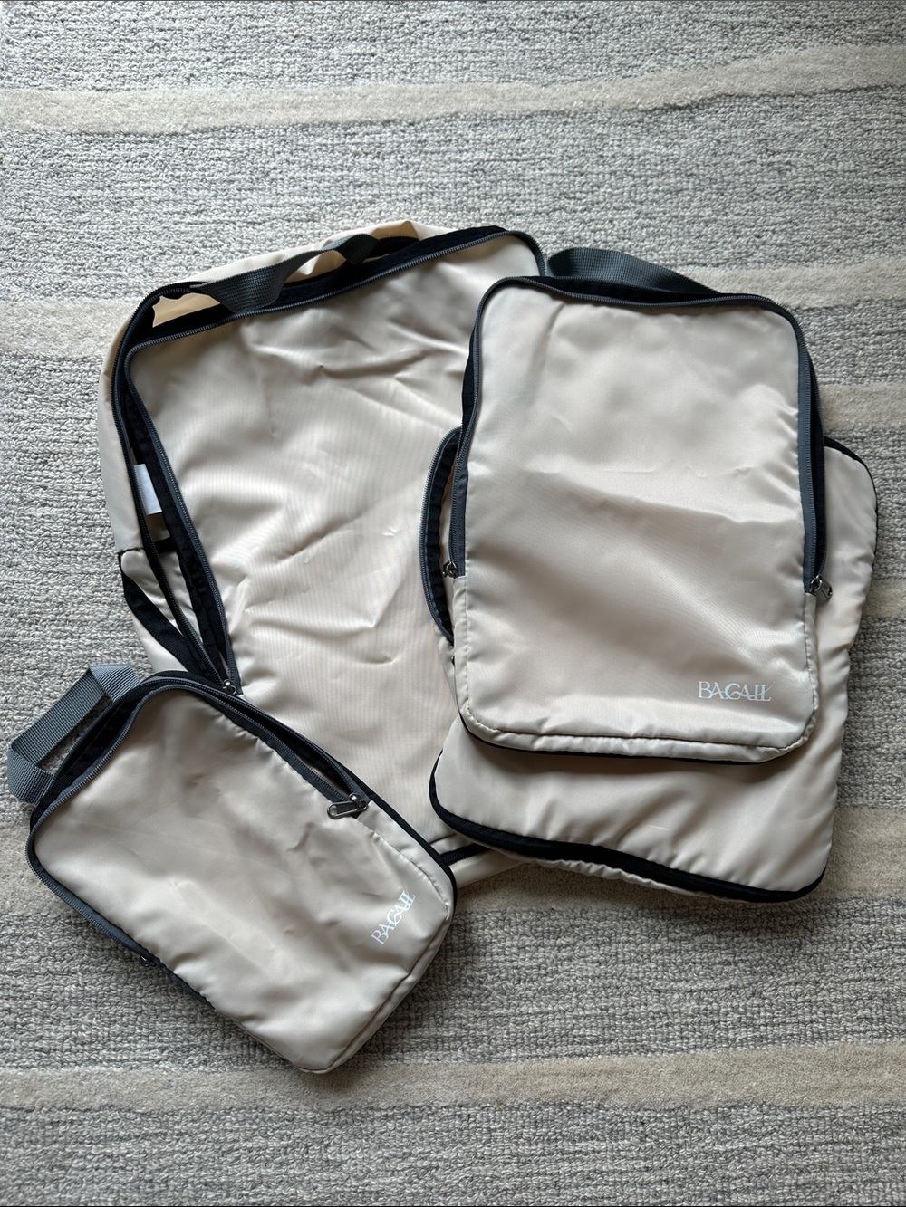 Beige Travel Packing Cubes Set